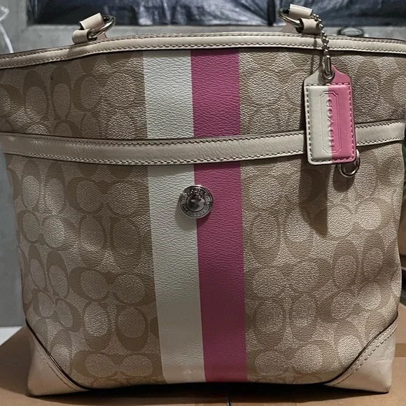 COACH purse - Picture 2 of 5